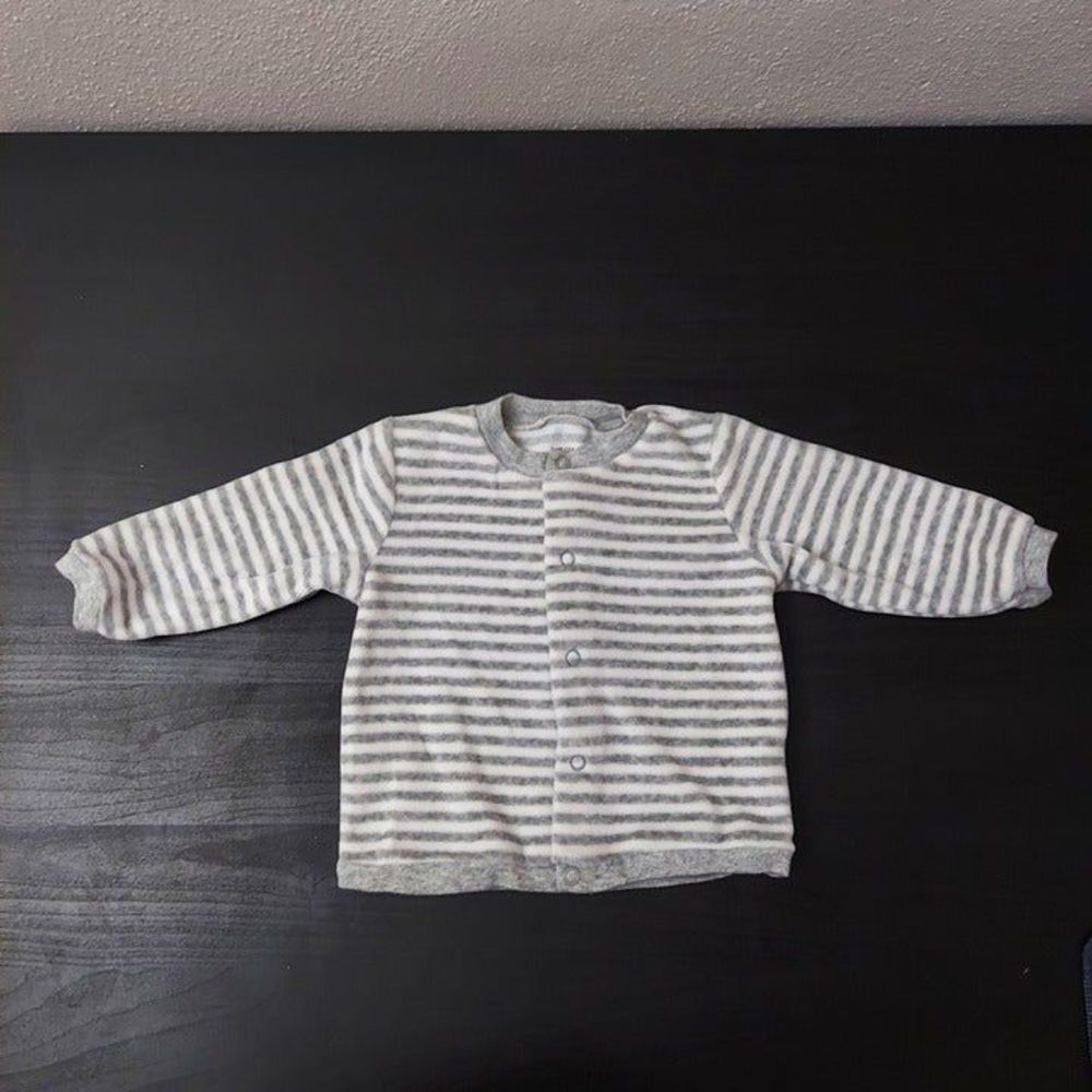 Just One You Made by Carters Grey & White Fleece Jacket 6 Months Snap Down
